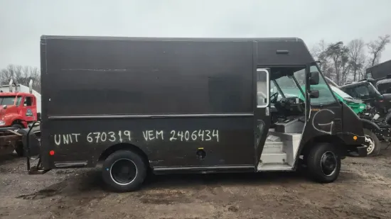 Picture of 2009-freightliner-mt45-chassis-truck-delivery